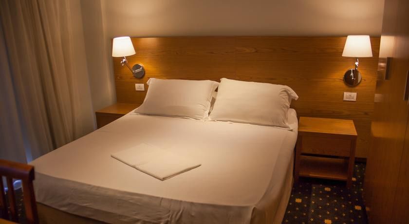 Hotel Agimi Саранда Екстер'єр фото